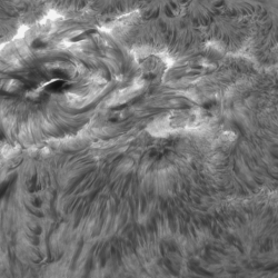 Eruption-solaire-du-11-novembre-2025-12h11-disque-noir-indique-taille-de-la-Terre-ADebuchy